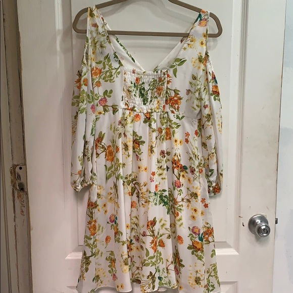 Cold Shoulder Floral Dress - Picture 2 of 4